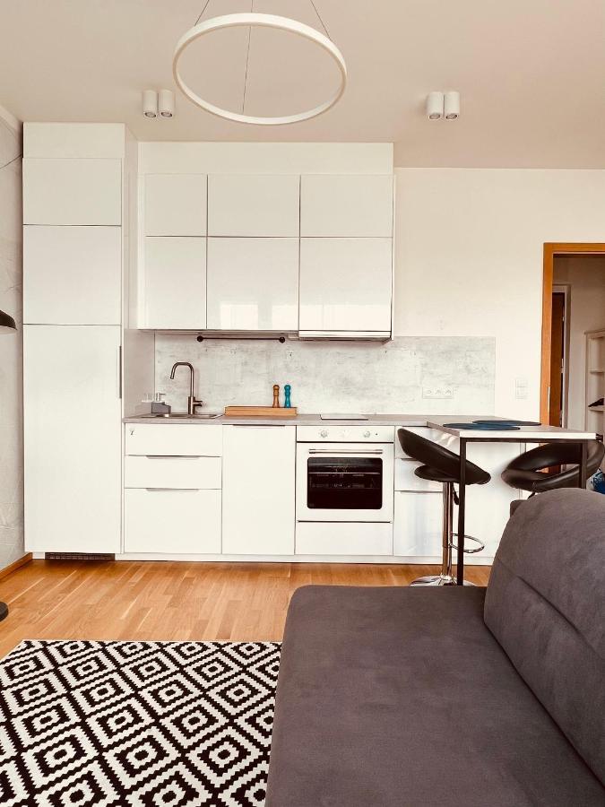 White Pearl Studio With Parking In Holesovice Praga Exterior foto