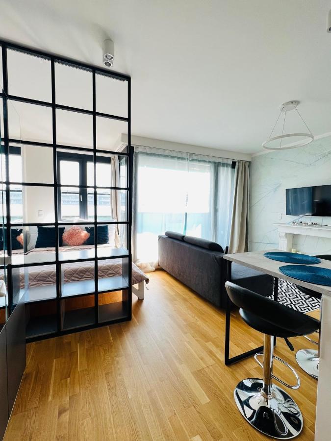White Pearl Studio With Parking In Holesovice Praga Exterior foto